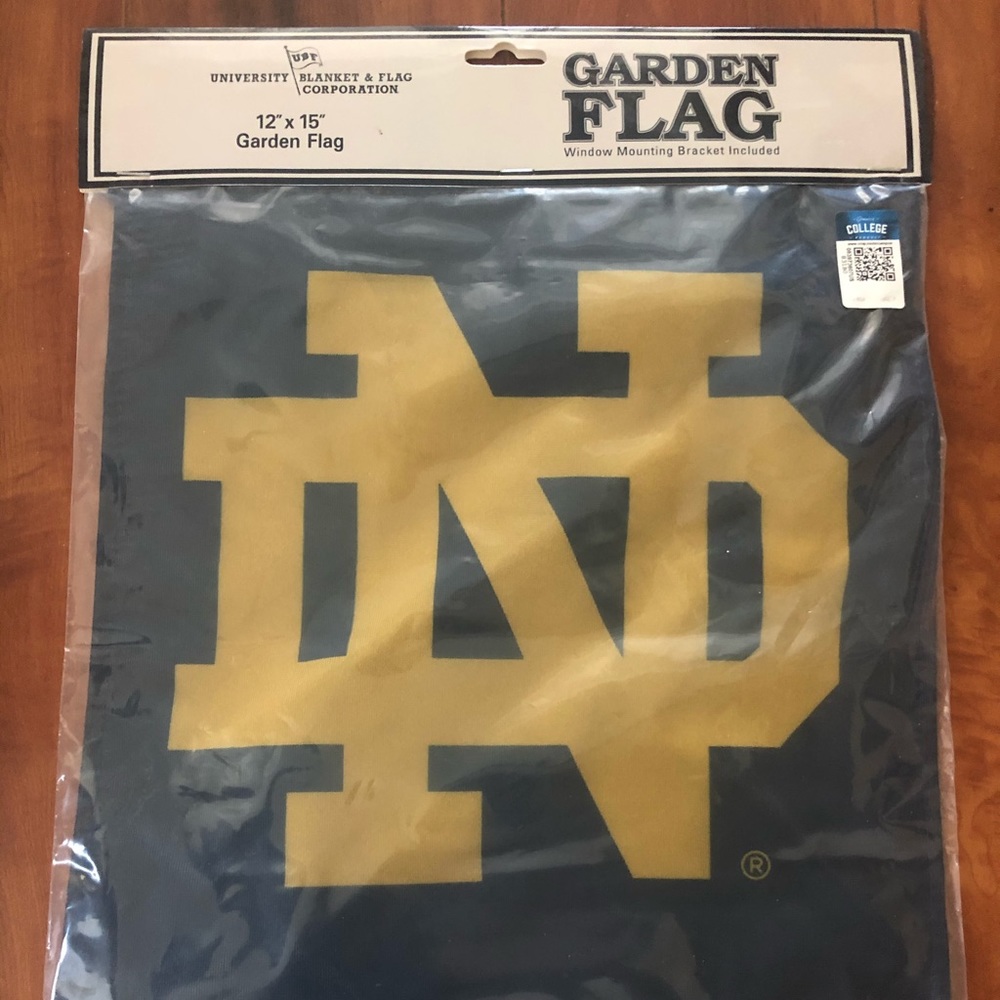 Notre Dame - Garden Flag - Brand New, never opened